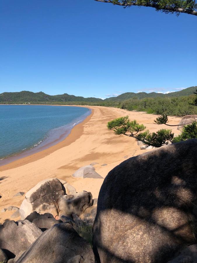 Отель Mira Nelly Bay Экстерьер фото